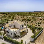 Villa By Pêra